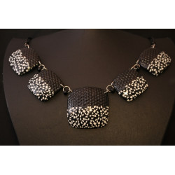 Collier en polymère Valérie Noir et Blanc C304